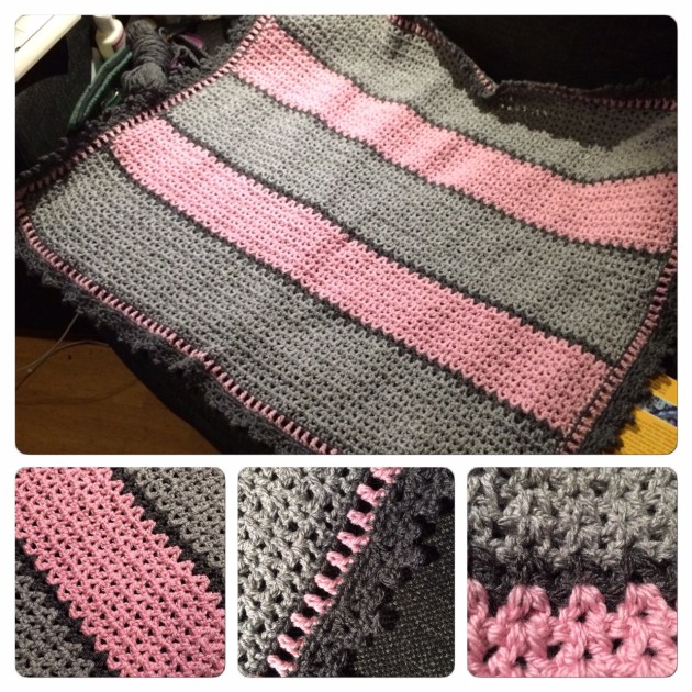 Den här är virkad på frihand, garnet är Freja och Svea och det är en liten Elsa som fått filten, (feb15)